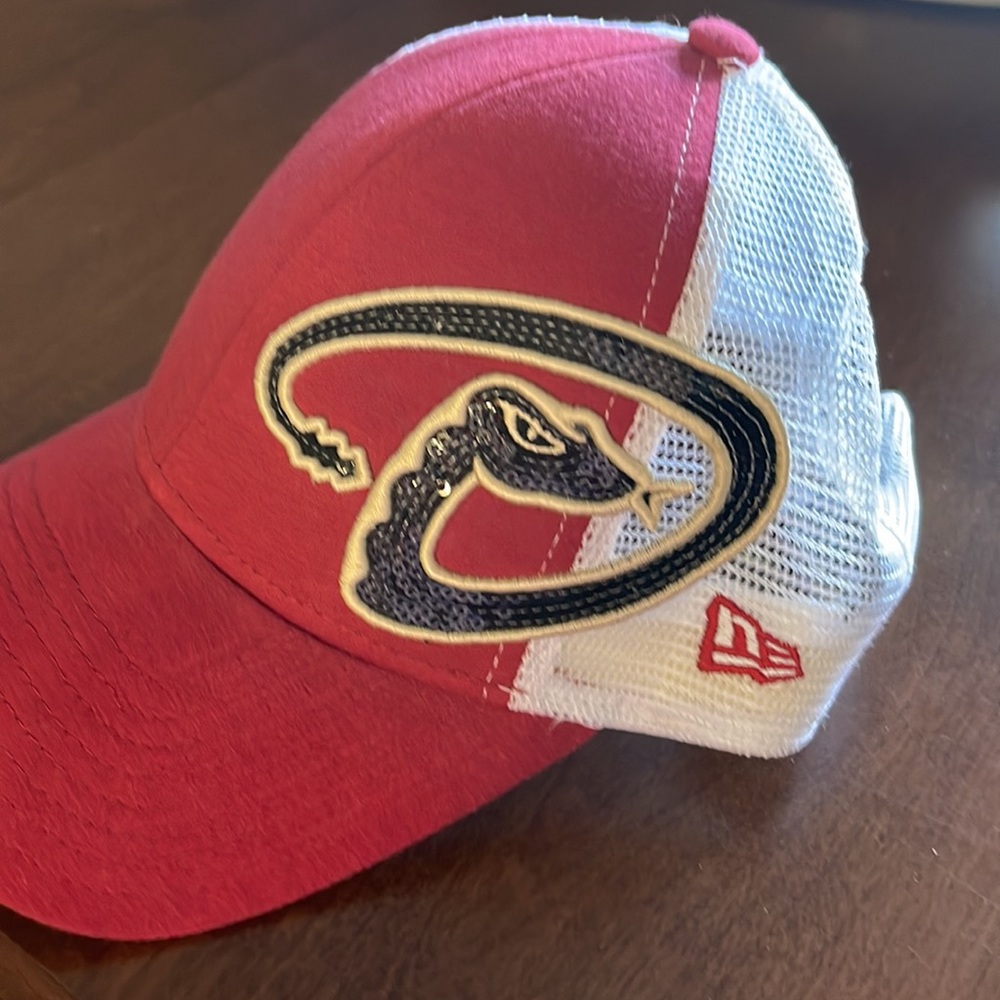Women’s  Arizona Diamondback baseball cap gently worn